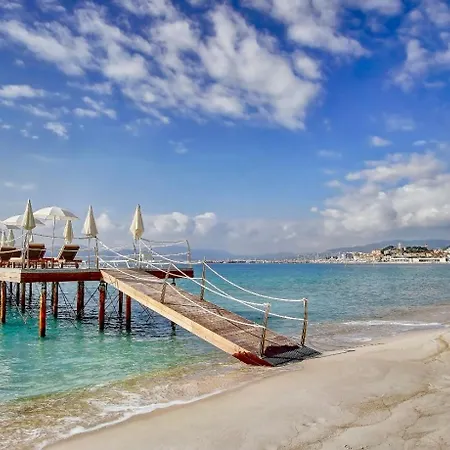 3 Renovated Sea View 2025 * Cannes