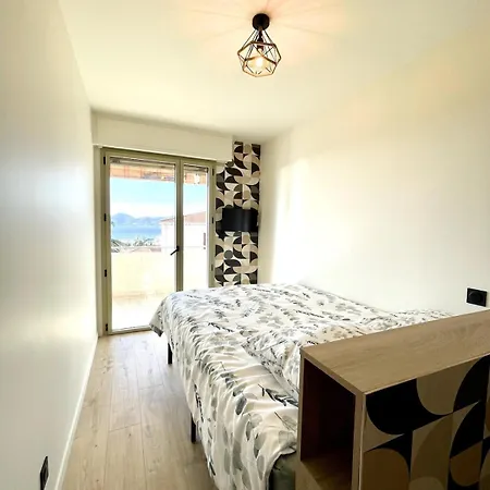 Apartment 3 Renovated Sea View 2025 *
