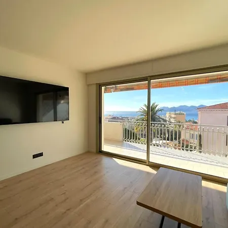 3 Renovated Sea View 2025 Cannes